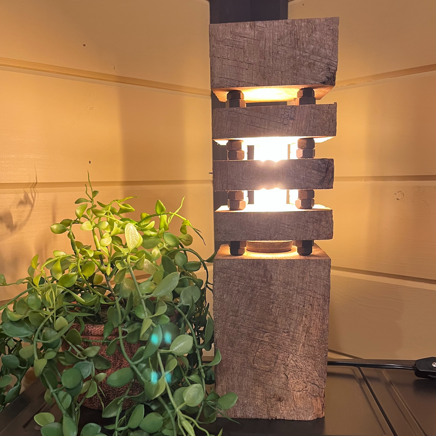 Reclaimed Oak Barnwood Lamp – Rustic Industrial Decor-Handcrafted Table Lamp